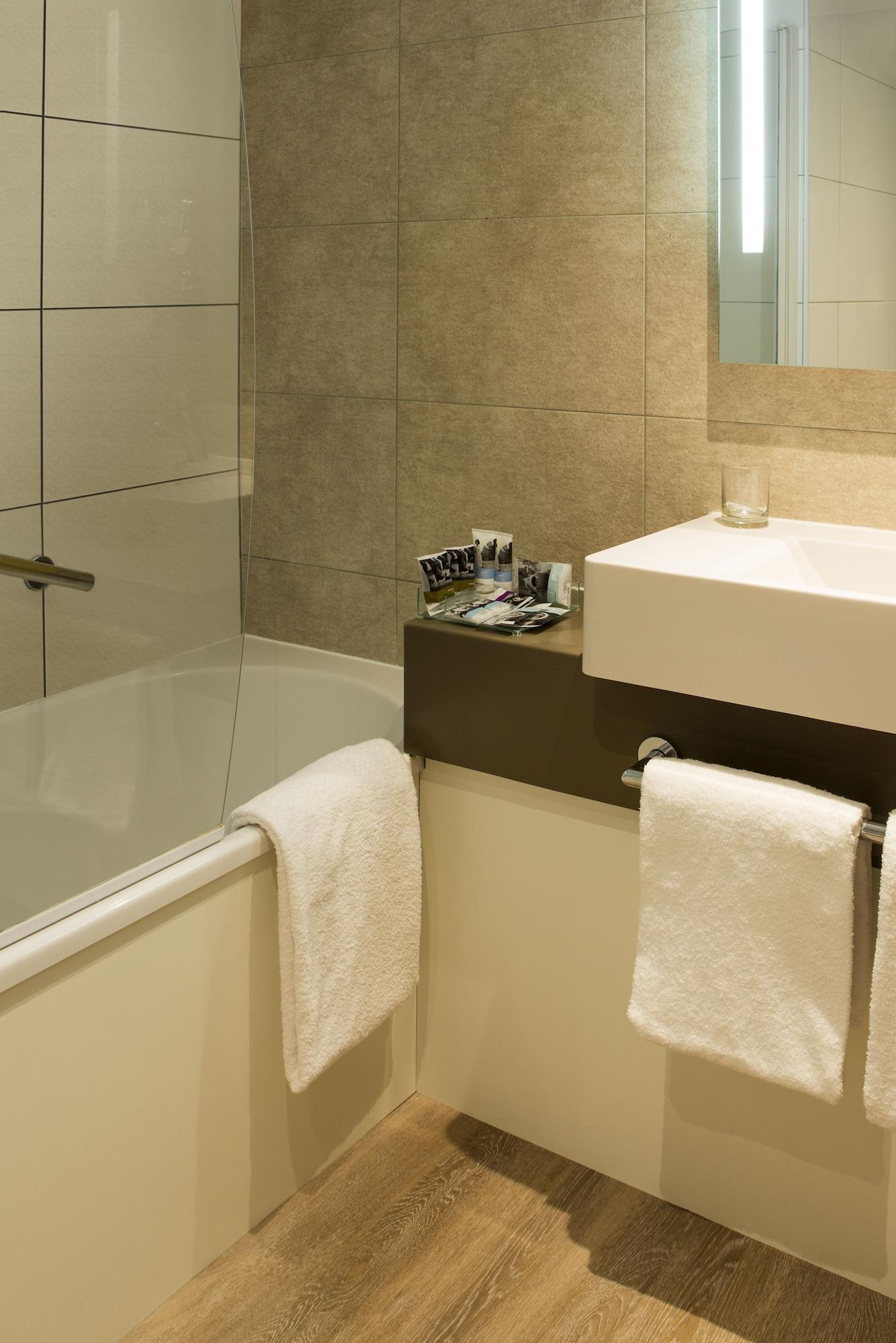 Hotel Mercure Paris Sud Les Ulis-courtaboeuf 4*