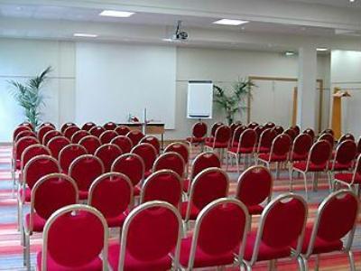 Hotel Mercure Paris Sud Les Ulis-courtaboeuf 4*
